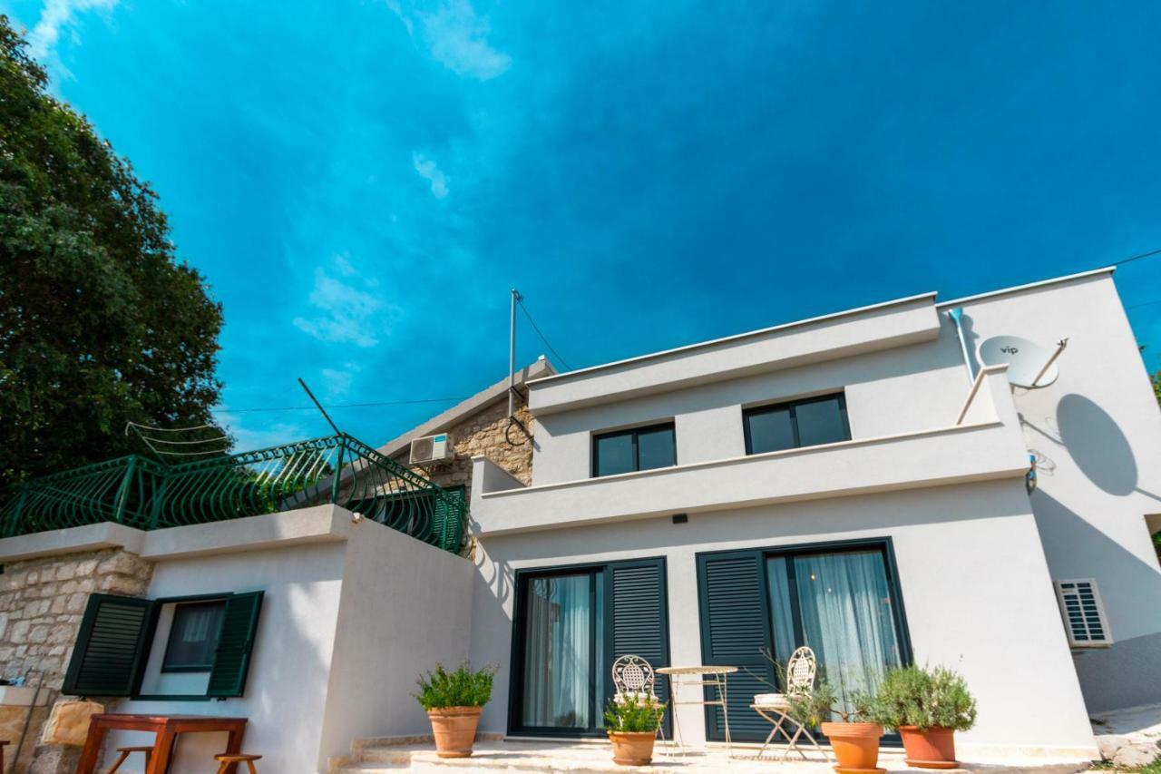 Villa O'Zrna Klis エクステリア 写真
