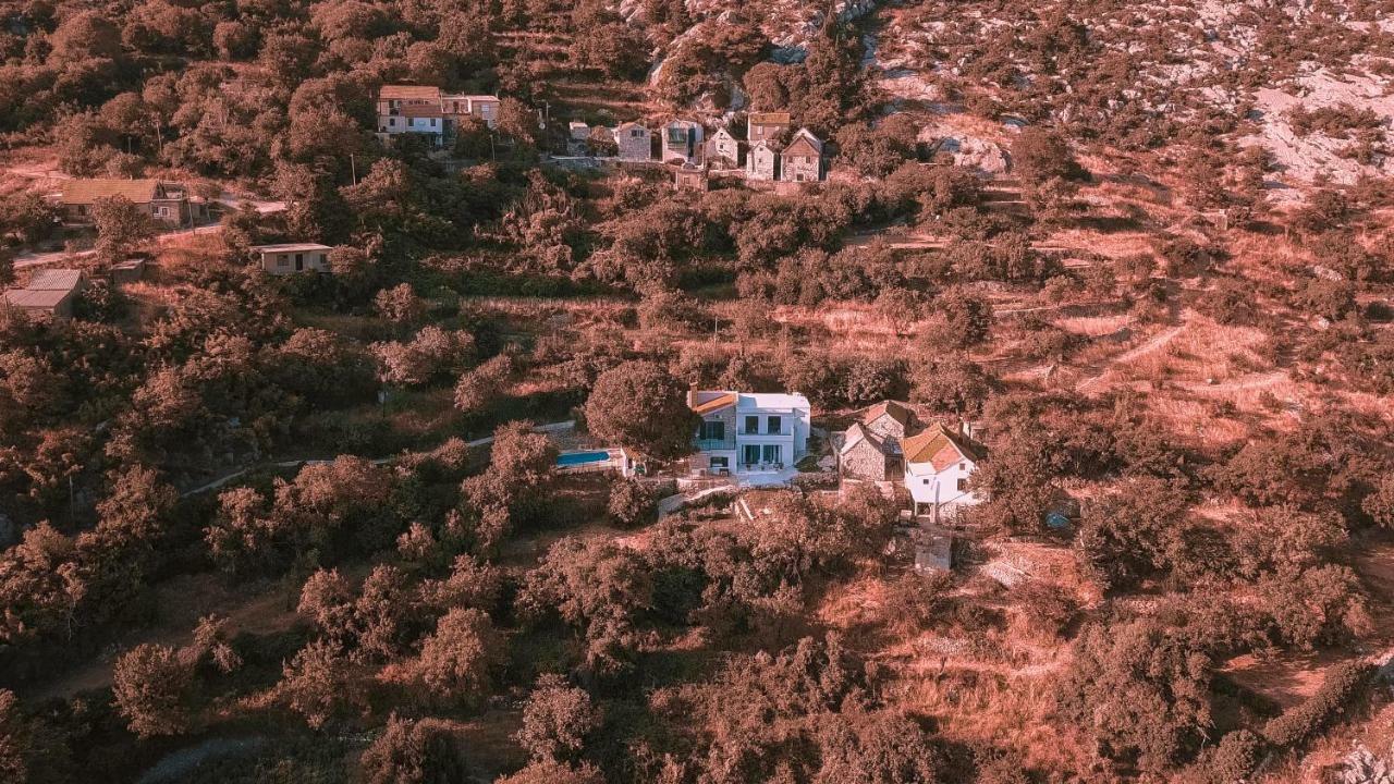 Villa O'Zrna Klis エクステリア 写真