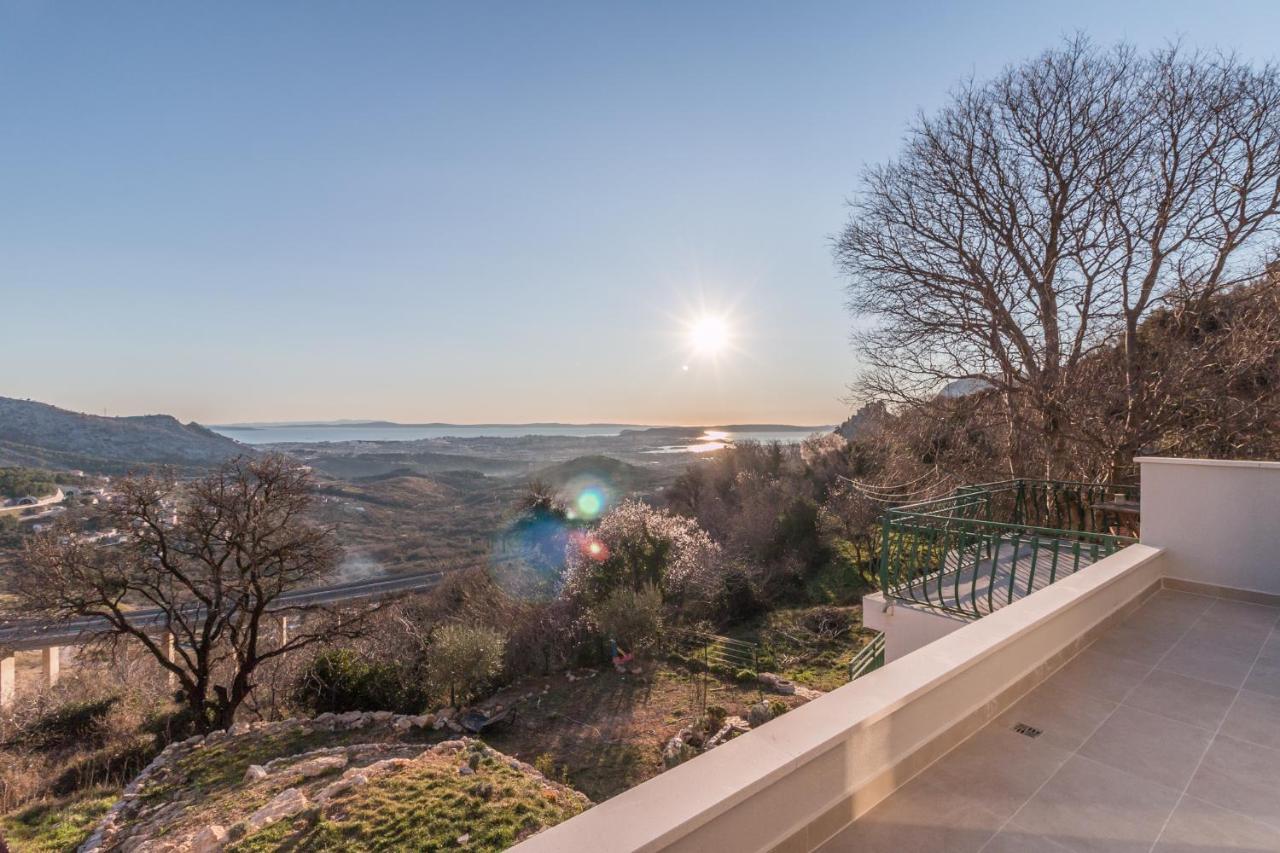 Villa O'Zrna Klis エクステリア 写真